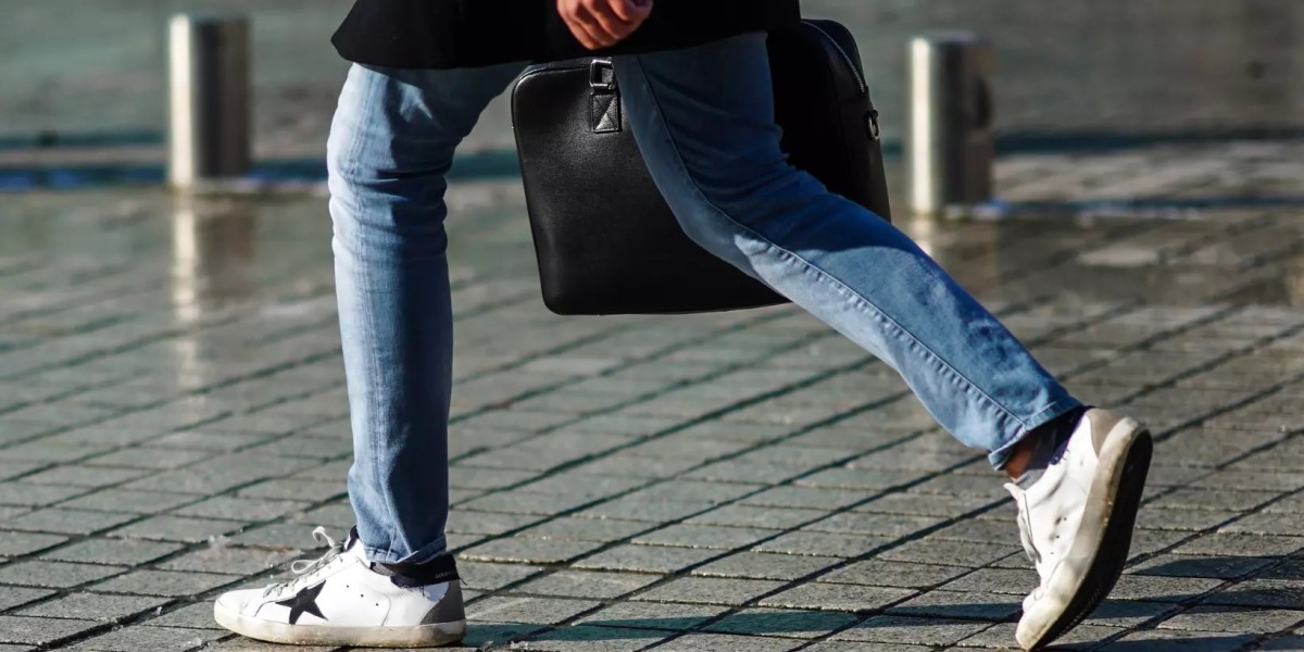 his seasonal takes on the cap toe Golden Goose Outlet shoe